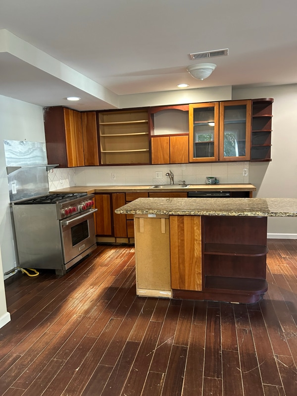 property at 212 S 3rd St