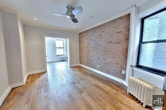 E 10TH ST., Unit 2C in New York, NY - Foto de edificio - Building Photo