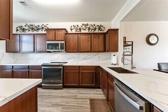 2718 Regatta Ln in Texas City, TX - Building Photo - Building Photo