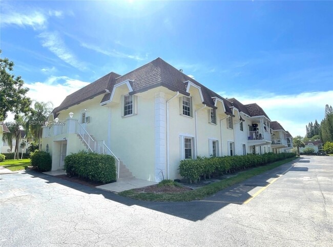 property at 704 SE 2nd Ave