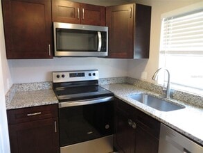 4100 Pershing Pointe Pl in Orlando, FL - Building Photo - Building Photo