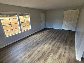 57 Benchmark Dr in Evington, VA - Foto de edificio - Building Photo