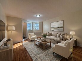 28 Littell Rd, Unit A in Brookline, MA - Building Photo