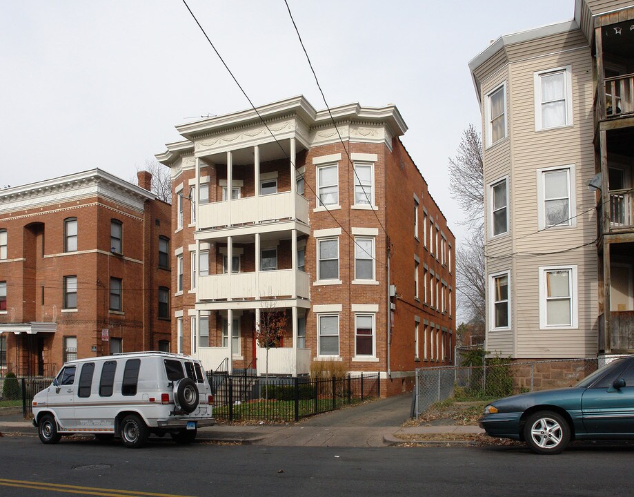 18-20 Hamilton St in Hartford, CT - Building Photo