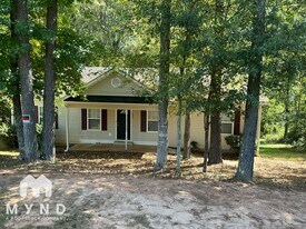 237 Rocky Point Rd in Covington, GA - Building Photo