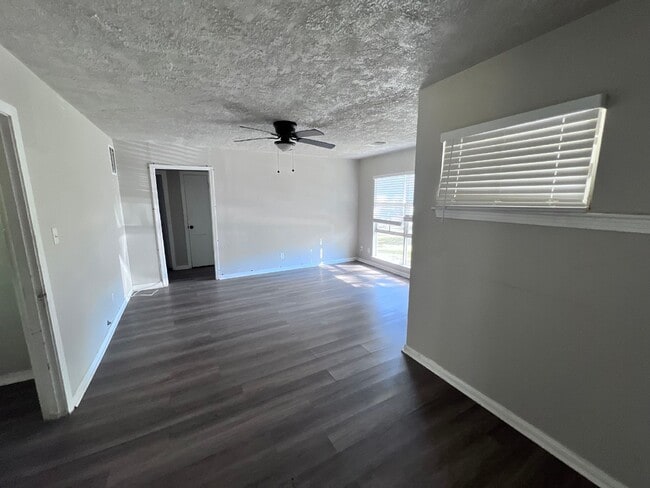 5831 Belneath St in Houston, TX - Building Photo - Building Photo