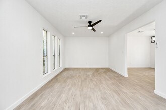 9912 Cardinal St in La Porte, TX - Building Photo - Building Photo