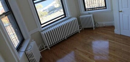 33 Bay State Rd, Unit 4R in Boston, MA - Building Photo - Building Photo