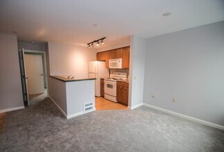 12334 31st Ave NE in Seattle, WA - Building Photo - Building Photo