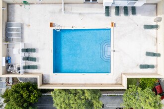 119 SW 6th Ave in Miami, FL - Building Photo - Building Photo