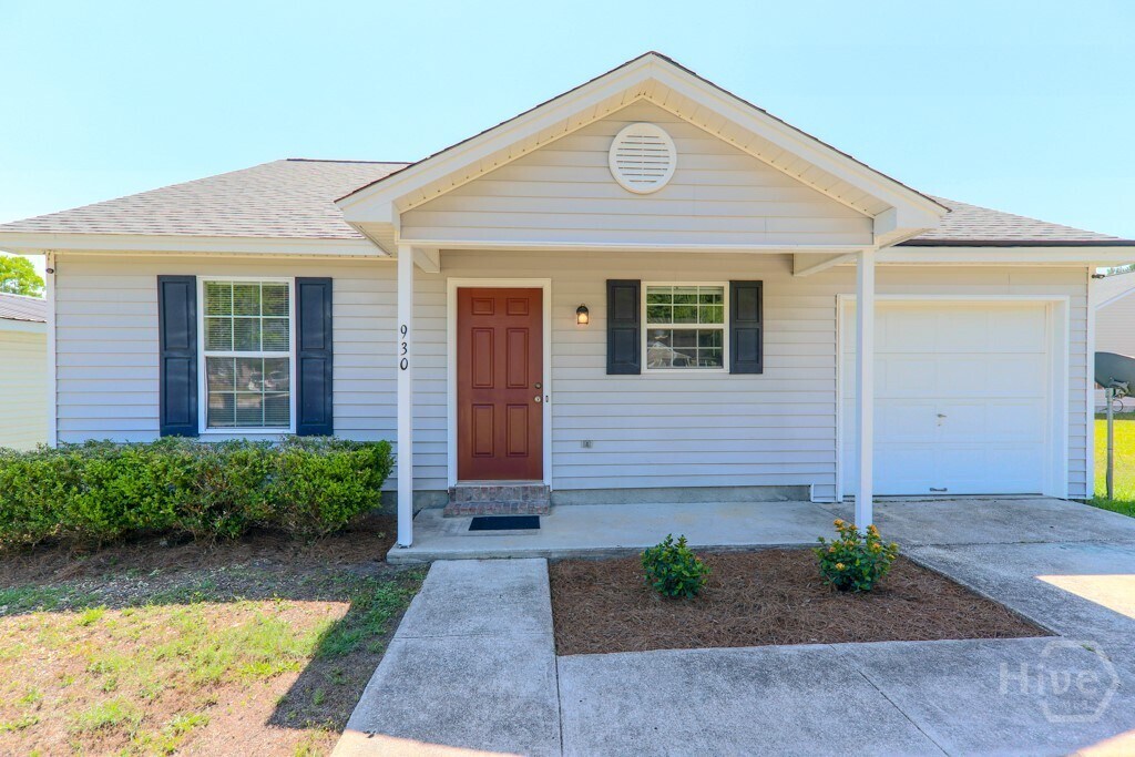 930 Rushing St in Richmond Hill, GA - Building Photo