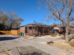 1045 Washington St in Reno, NV - Building Photo - Building Photo