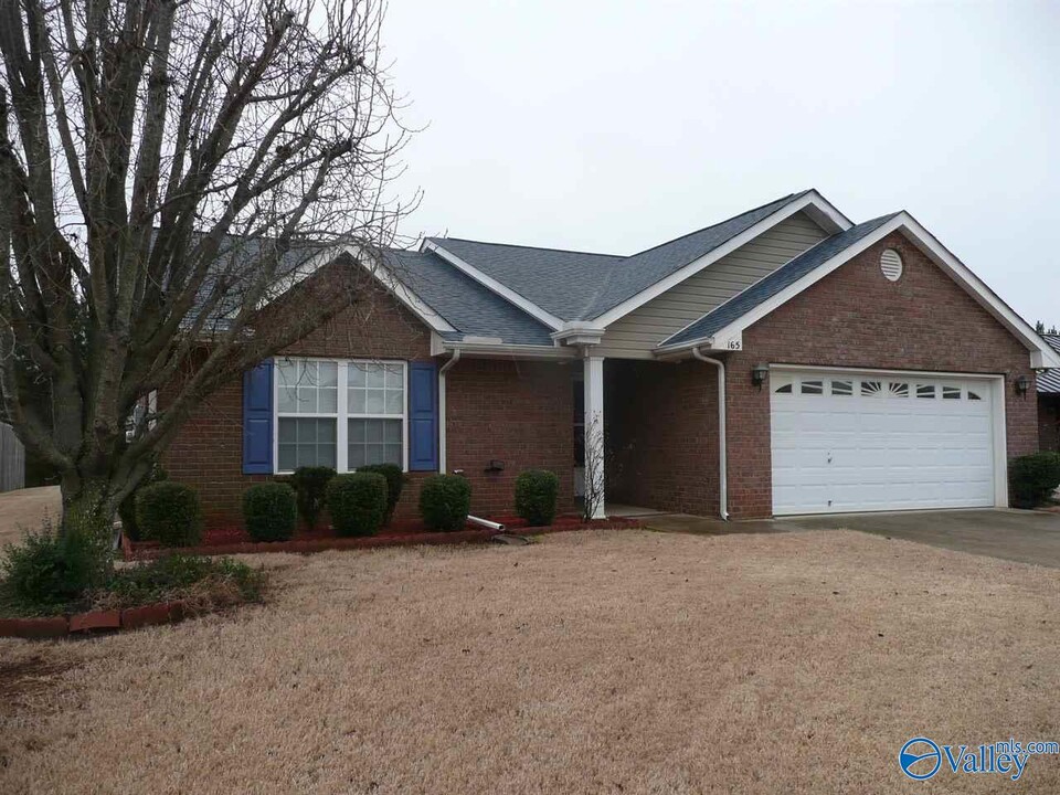 165 Bremerton Dr SW in Huntsville, AL - Building Photo