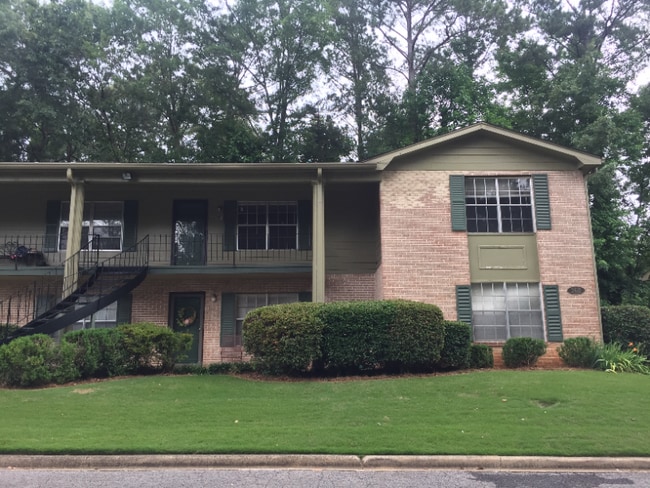 property at 2815 Georgetown Dr