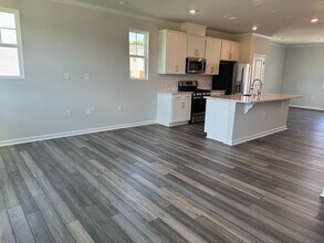 Room in Townhome on Kasota Ln in Raleigh, NC - Building Photo - Building Photo