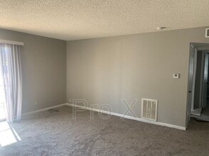 2037 S River St in Carthage, MO - Building Photo - Building Photo