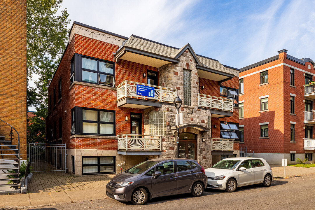 1290 De La Visitation Rue in Montréal, QC - Building Photo