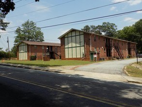 Fairburn Village in Atlanta, GA - Foto de edificio - Building Photo