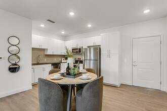 Grand Oak Apartments in Largo, FL - Building Photo - Building Photo