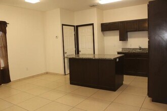 3118 Garfield St in Laredo, TX - Building Photo - Building Photo