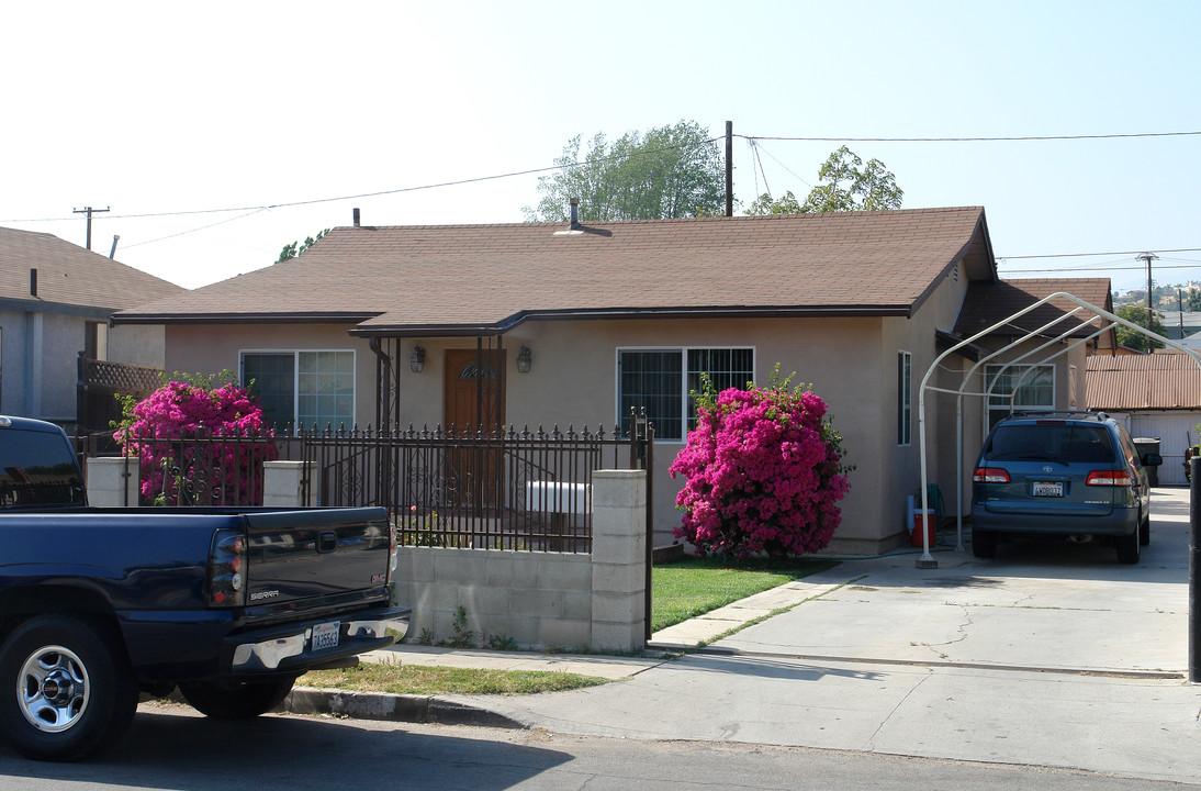 213 Ventura St in Santa Paula, CA - Foto de edificio