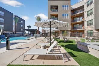 Refinery at Pointe17 in Phoenix, AZ - Foto de edificio - Building Photo