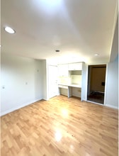 4839 Barker Crescent in Burnaby, BC - Building Photo - Building Photo