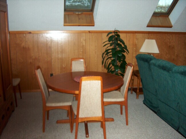 2 Telford St, Unit Carriage House in Oneonta, NY - Building Photo - Building Photo