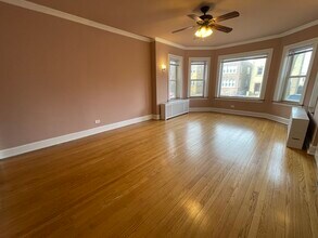 5717 N Artesian Ave in Chicago, IL - Building Photo - Building Photo