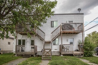 126 Rue Sherbrooke in Gatineau, QC - Building Photo - Building Photo