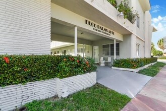 6930 Rue Versailles Dr in Miami Beach, FL - Building Photo - Building Photo