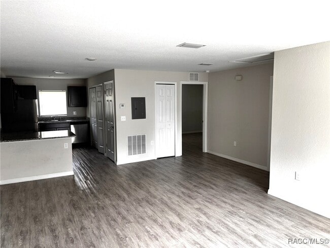 property at 9435 N Travis Dr
