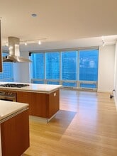 340 E Randolph St in Chicago, IL - Building Photo - Building Photo