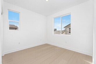 128 Seep in Irvine, CA - Building Photo - Building Photo