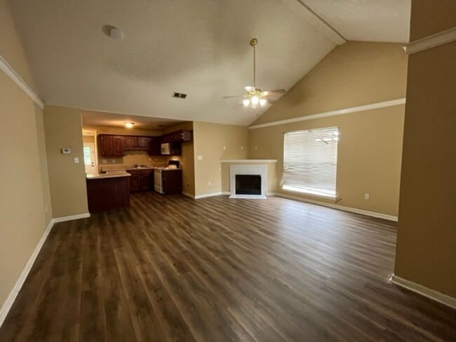 3775 Iron Horse Dr in Horn Lake, MS - Building Photo - Building Photo