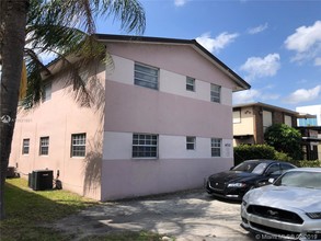 650 SW 42nd Avenue Miami, FL 33134 in Coral Gables, FL - Building Photo - Building Photo