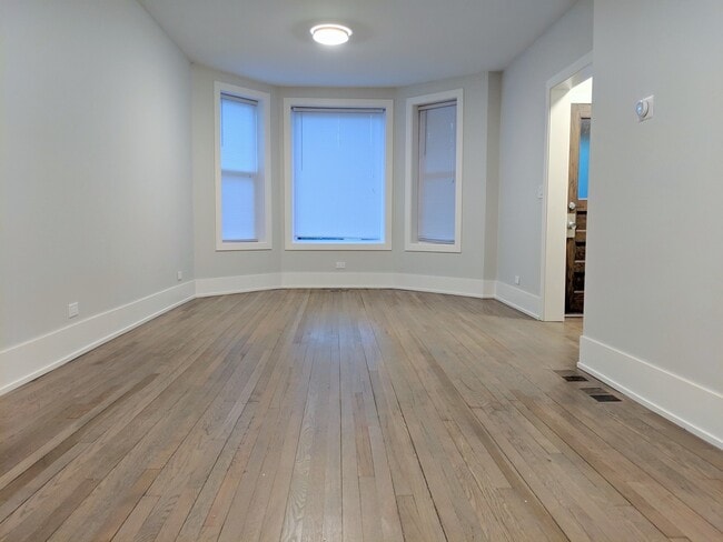 2224 N Kimball Ave in Chicago, IL - Building Photo - Building Photo
