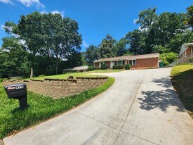 972 Biltmore Dr NE in Atlanta, GA - Building Photo