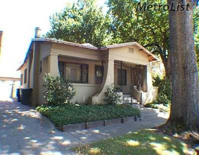 3031 I St in Sacramento, CA - Building Photo - Building Photo