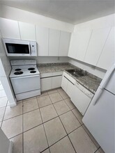 5241 Geneva Ct in Doral, FL - Building Photo - Building Photo