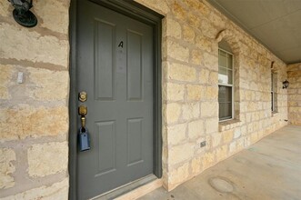 121 Chestnut Ridge in Dripping Springs, TX - Building Photo - Building Photo