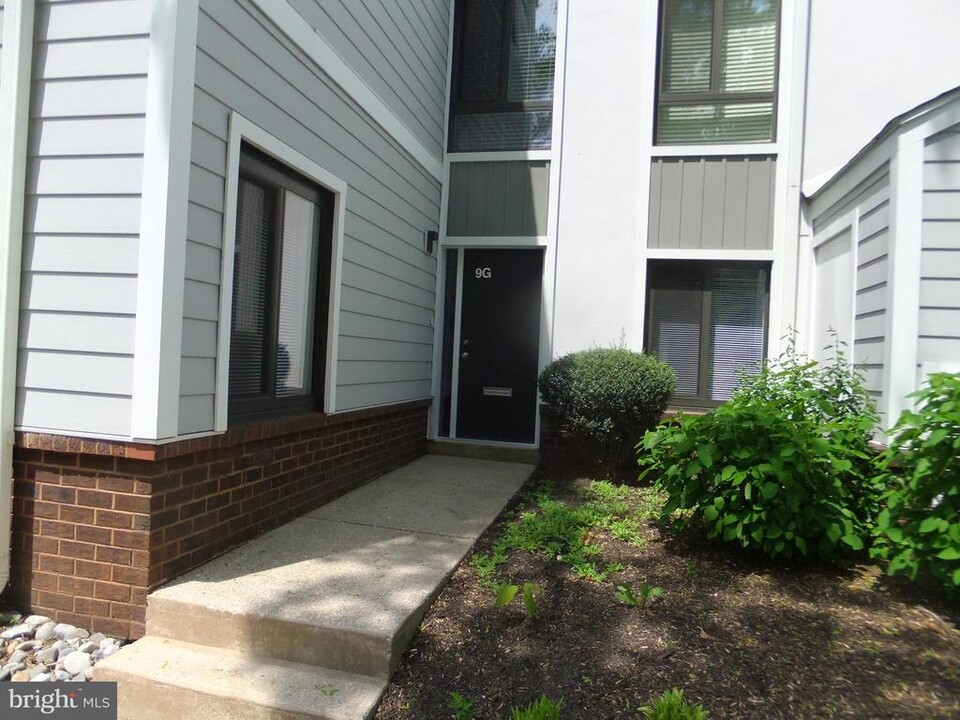 1720 Oakwood Terrace in Penn Valley, PA - Building Photo