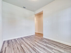 25853 Posey Dr, Unit 3 in Boerne, TX - Building Photo - Building Photo