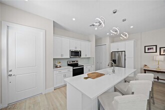 5832 Jasper Dr in Naples, FL - Building Photo - Building Photo
