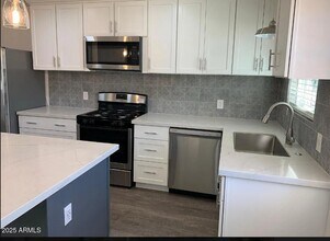 2125 W Verde Ln in Phoenix, AZ - Building Photo - Building Photo