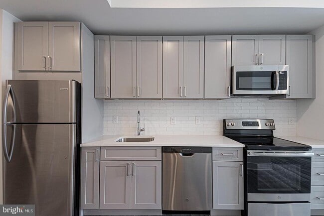 1245 Ridge Ave-Unit -UNIT 408 in Philadelphia, PA - Building Photo - Building Photo