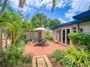 1127 S Osprey Ave in Sarasota, FL - Building Photo - Building Photo