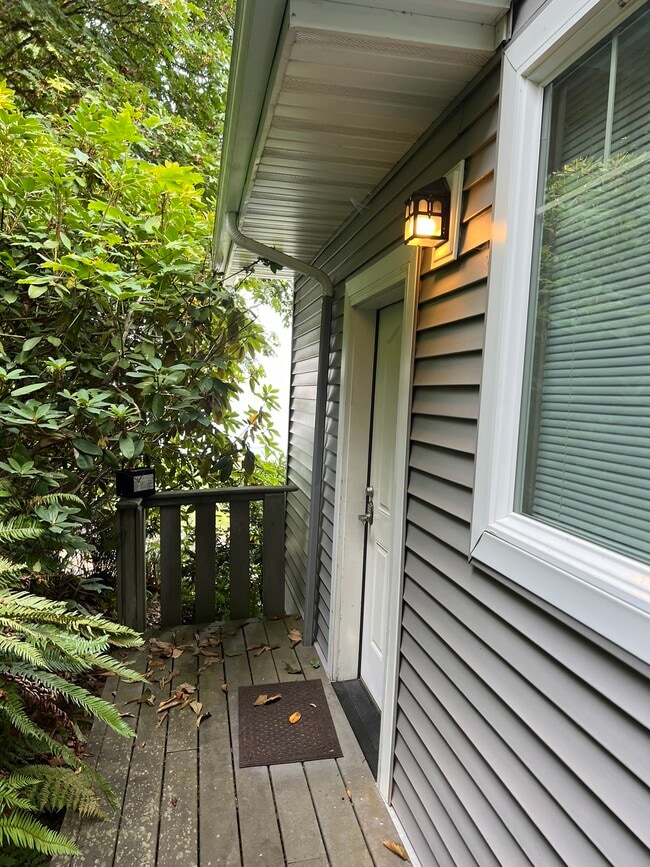 11967 Luna Vista Ave SE in Olalla, WA - Building Photo - Building Photo