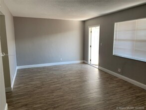 2324 Madison St-Unit -24 in Hollywood, FL - Foto de edificio - Building Photo