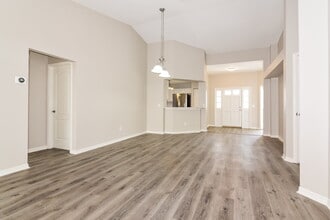 9726 Cypress Pond Ave in Tampa, FL - Building Photo - Building Photo